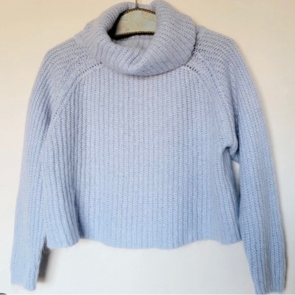 Zara Sweaters - Zara baby blue cropped long sleeve sweater. Size medium